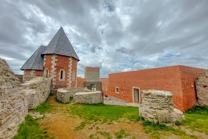 4-hour Private Zagreb & the Mountain Tour in a Yugo car - Noon at Lotršćak Tower, and why that timing matters