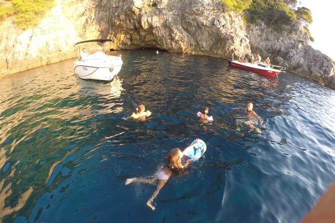 4h / 6h / 8h Elaphite Islands Tour with 6.5m/21FT SunDeck Boat - Sunj Beach and picigin: the best kind of break