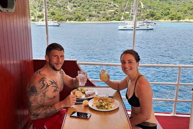 All-Inclusive Blue Lagoon & 3 Island Boat Tour with Food & Drinks - Otočić Sveta Fumija final swim stop: what the last hour is good for