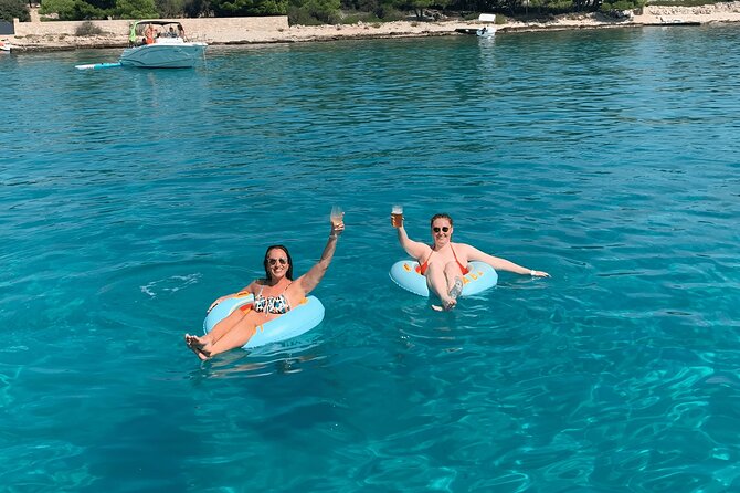 All-Inclusive Blue Lagoon & 3 Island Boat Tour with Food & Drinks - Food and drinks onboard: breakfast, lunch, fruit, and the open bar reality