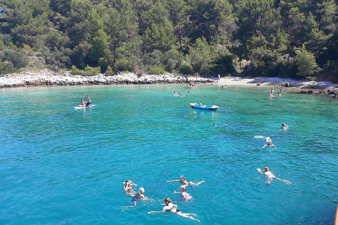 All Inclusive Brac and Solta islands swimming cruise - The onboard food and drinks: what all inclusive means here
