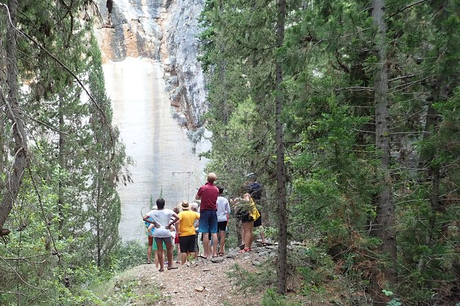 Bits of History - Half day kayak Tour with Wine delight - How much paddling is it, and who will enjoy it most