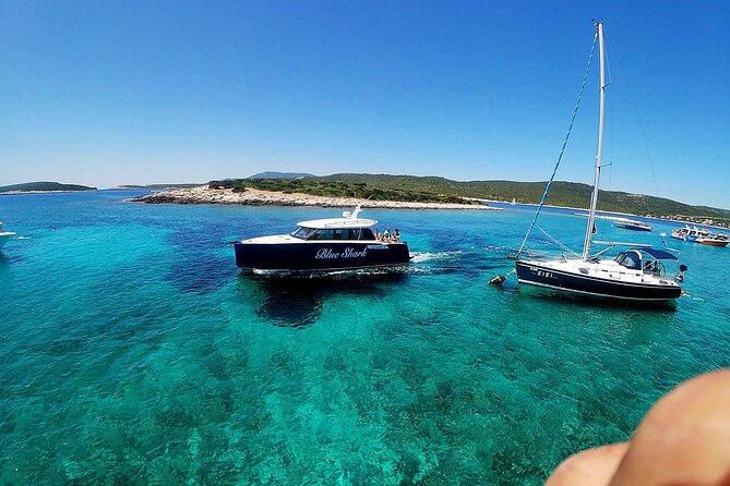 Blue cave and Hvar - 5 Islands speedboat tour from Split - 7:30 am in Split, then nonstop island time