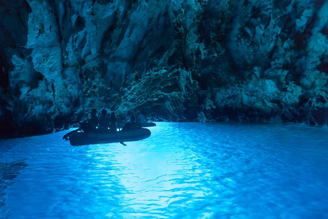 Blue cave & Hvar, 5 islands speed boat tour with unique boats from Split - Stiniva Cove: short stop, big scenery, and fast photo moments