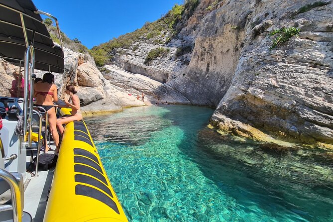 Blue cave & Hvar, 5 islands speed boat tour with unique boats from Split - Hvar Island: 2.5 hours in a gorgeous harbor with real lunch time