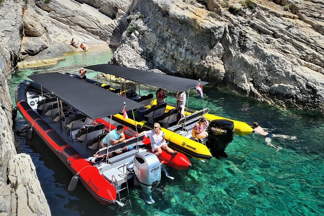 Blue Cave & Hvar, 5 Islands Speedboat with Luxury Seats in Shade - The shaded speedboat: comfort is the whole point