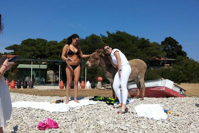 Blue Cave, Hvar and Five islands - Small-Group Tour From Split - Stop 2: Stiniva Cove, a swim stop that feels like a reward