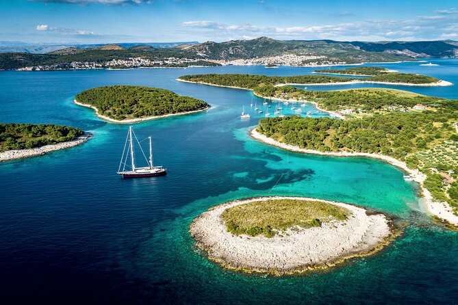 Blue Cave, Hvar, Vis and Pakleni Islands Group Speedboat Tour - Hvar Town time, using 1 hour 45 minutes wisely