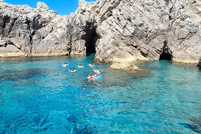 Blue & Green cave,Šunj beach - with drinks small group speedboat - Drinks, bottled water, and the real value of what’s included