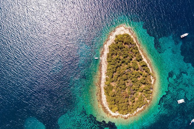 Blue Lagoon & Maslinica half day tour from Trogir - How to make your snorkeling feel good from minute one