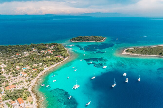 Blue Lagoon, Shipwreck, and Trogir with Lunch and Drink - The cliffside church pass-by on the return