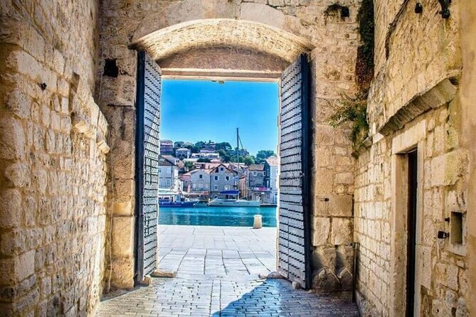 Blue Lagoon, Shipwreck, and Trogir with Lunch and Drink - Stop 3: Trogir UNESCO, guided to the Promenade