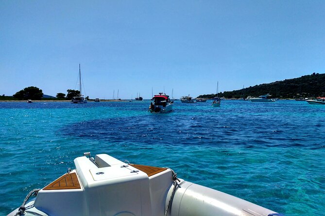Blue Lagoon & three islands: 5 hours half day relax tour - How the half-day boat loop runs from Split