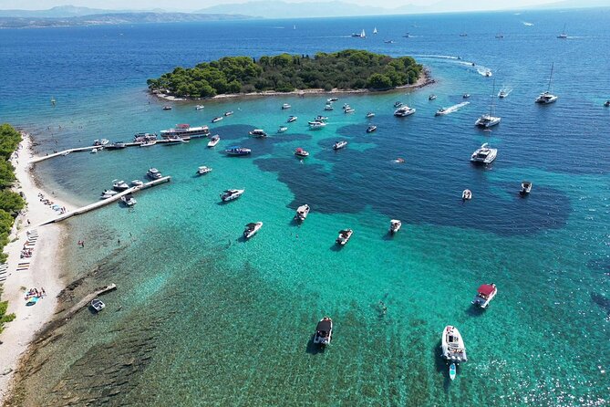 Blue Lagoon Tour from Split with Bottled Water and Wine Included - Wine, Music, and Photo-Friendly Crew Culture