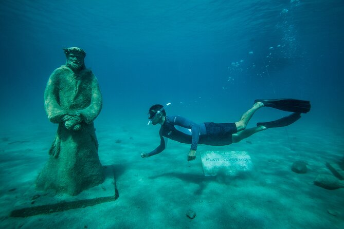 Blue Lagoon & Underwater Museum from Split with Lunch & Drinks - Lunch on Board With Unlimited Drinks: Value You Feel by Midday