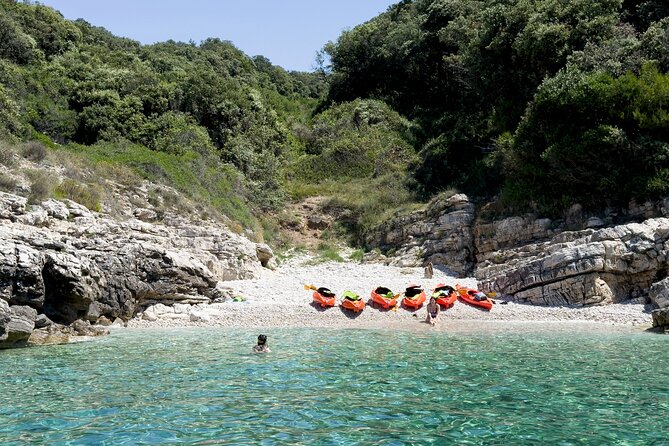 BOAT & KAYAK! Sea Adventure - Snorkeling & Cliff Jumps - GoPro photos and videos: nice souvenirs, with a quality range