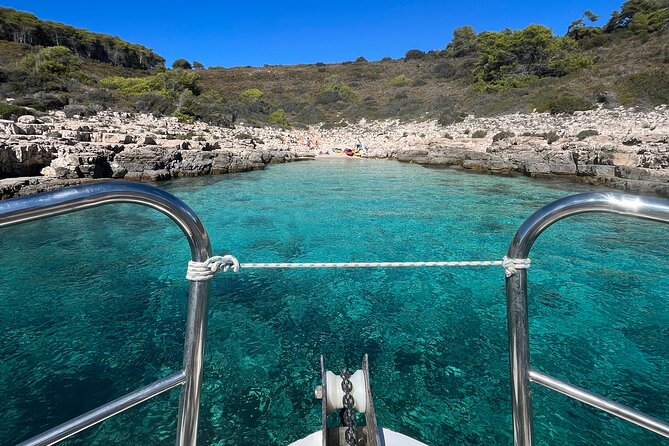 Boat Tour at Delfina Hvar - Onboard WiFi, Restroom, and Shade: The Comfort Wins