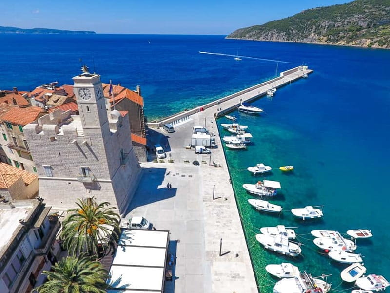 Brač: Blue Cave Island Hopping Luxury Tour - Stiniva Cove: a quick Vis Island scenery change