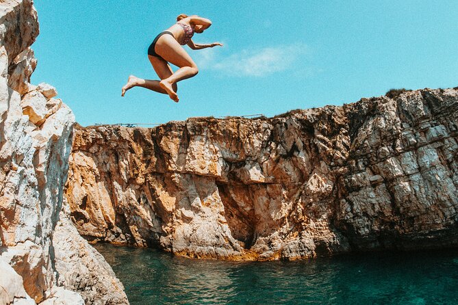 Cave Adventure near Pula by Kayak - Rock Jumps, Chill Time, and Why Pacing Makes the Trip Better