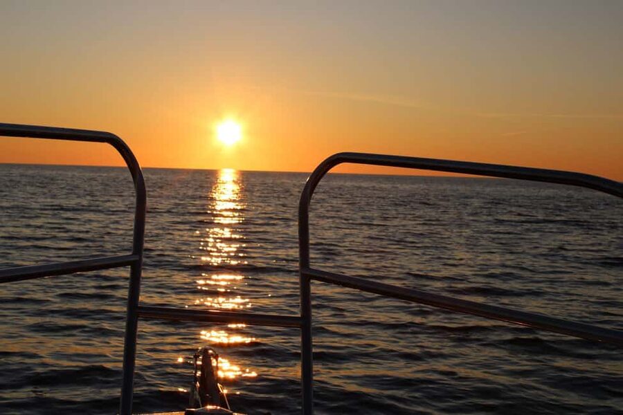 Cavtat: Romantic Sunset Cruise with Unlimited Drinks - Photo stops and why the boat timing matters