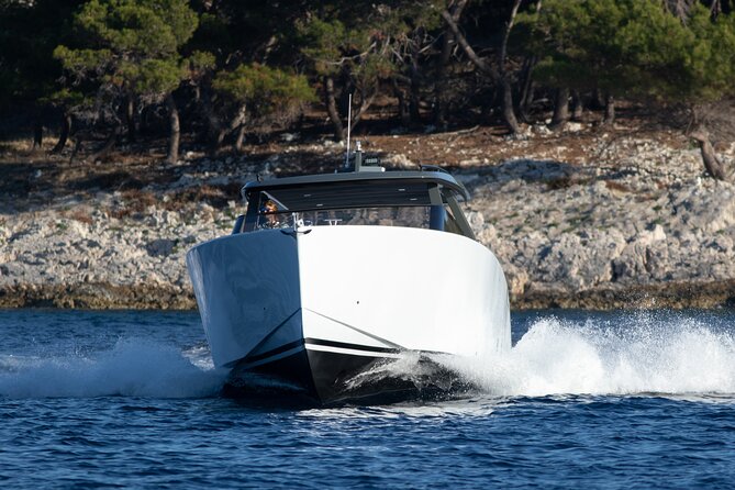 Colnago 45 - Luxury Private Speedboat Tours - Price and value for a luxury private speedboat day