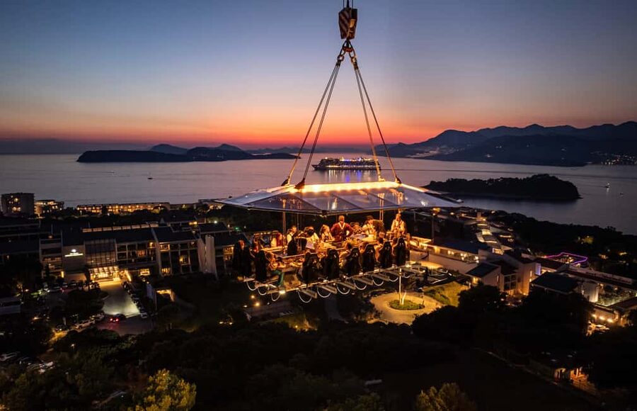 Dinner in the Sky Dubrovnik - The lift and the safety vibe: it feels controlled, not scary