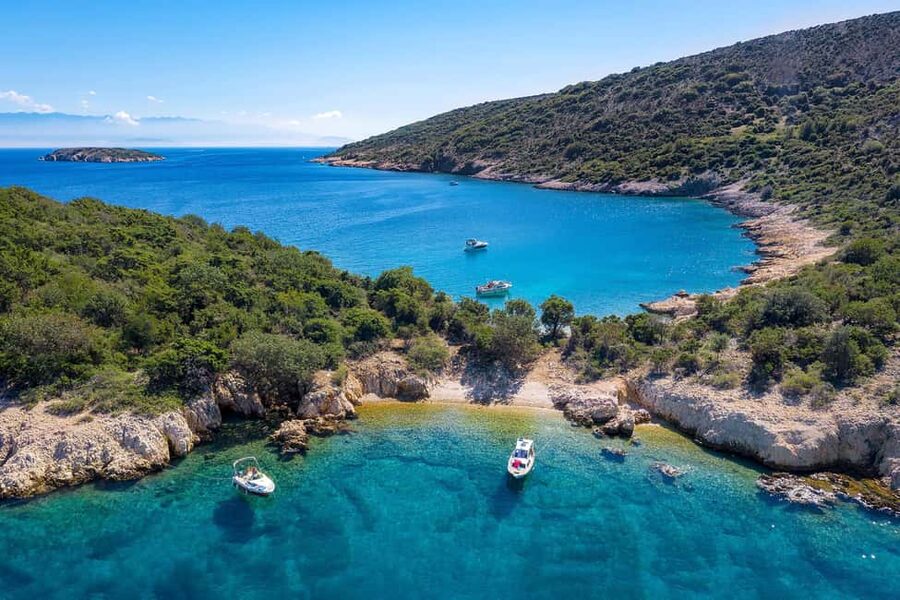 Discover Island Plavnik with a Pirate Ship ALL INCLUSIVE !! - From Punat to Plavnik: what makes this day trip work