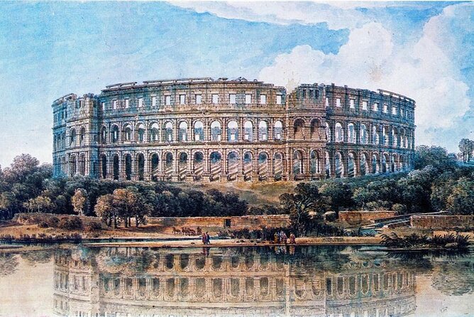 Discover the Essence of Pula: Private Tour with a Local Pro - Twin Gates and the Gate of Hercules: the entrances that frame the story