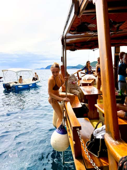 Dubrovnik: 6 hours Blue cave & Elaphiti with optional lunch - The small-group format, up to 25, makes the day feel easier
