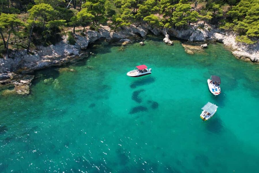 Dubrovnik:All inclusive Private Tour with Blue Cave Visit - Entering the Blue Cave and navigating the three Green Caves