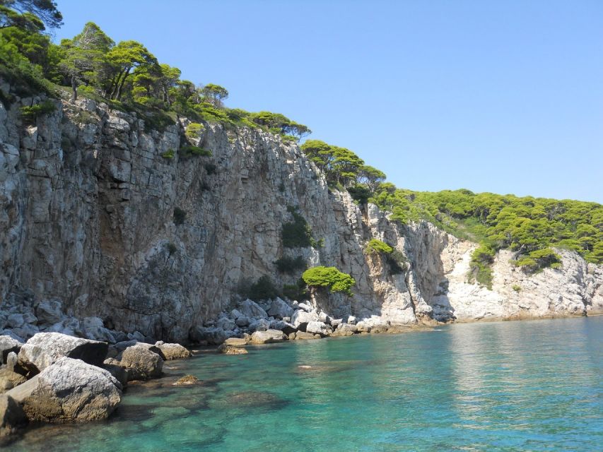 Dubrovnik: Blue Cave Tour with Panoramic Old Town View - Drinks, Tunes, and Safety: What Makes the Boat Feel Worth It