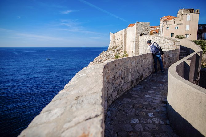 Dubrovnik Cable Car Ride, Old Town Walking Tour plus City Walls - Pace, group size, and what it feels like in real life