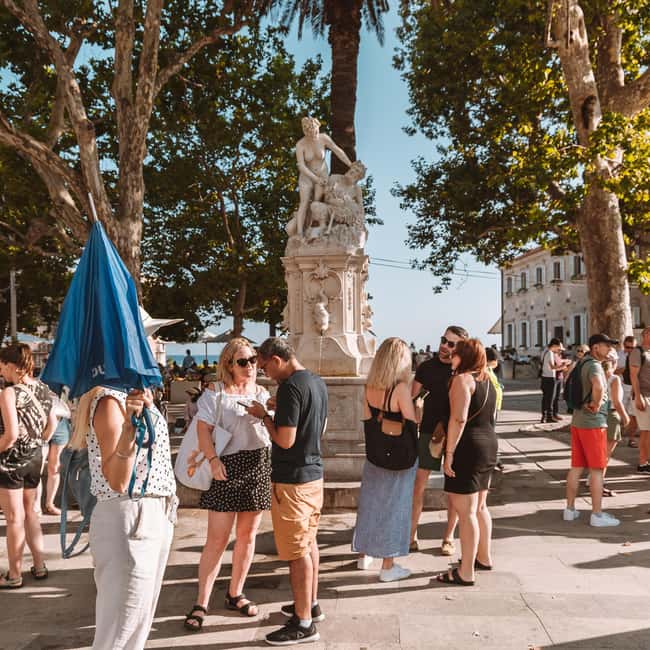 Dubrovnik: City Walls Early Morning or Sunset Walking Tour - Stradun orientation: the street you will recognize after the wall climb
