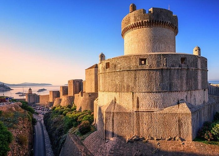 Dubrovnik City Walls Walking Tour (entrance ticket included) - Heat and effort: cobblestones, 150 steps, and how to plan