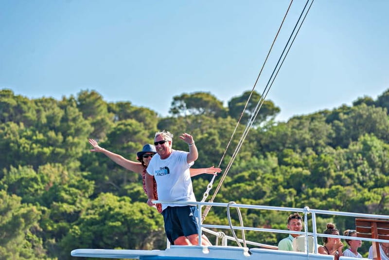 Dubrovnik: Elaphite Islands Cruise with Drinks/Lunch Options - Lunch on the boat: what you should expect from the menu