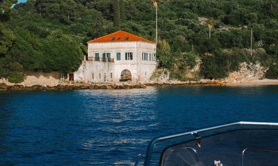Dubrovnik:Elaphiti Islands and caves Private Speedboat Tour - Beach Sunj: Sandy Break Time With Cruising in Between