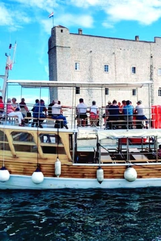 Dubrovnik: Elaphiti Islands Boat Cruise with Lunch & Drinks - Meeting Point at Lapadska Obala 5, Boats Bobara and Mara