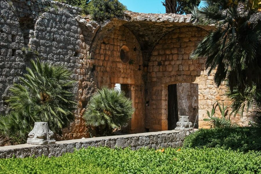 Dubrovnik: Epic Game of Thrones Tour + Lokrum & Saver Option - West Harbour to Pile Gate: starting your Westeros walk