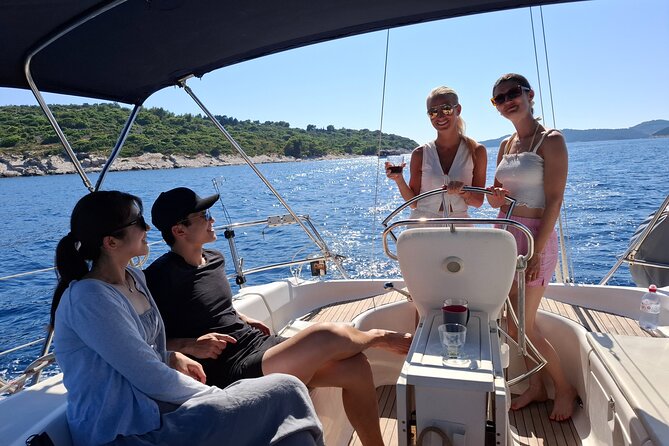 Dubrovnik : Full Day Group Sail Boat Tour to Elaphiti & Blue Cave - The final sailing stretch: cruising time and last swim opportunities