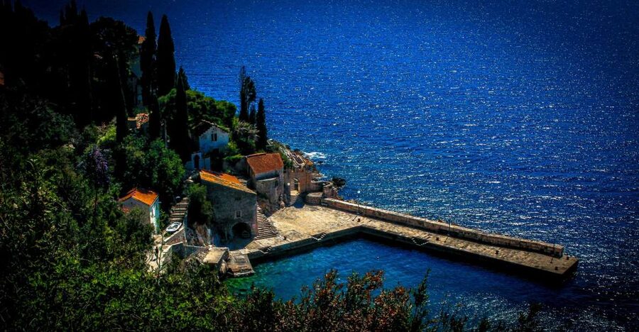 Dubrovnik: Game of Thrones Complete Tour - Trsteno botanical gardens and the van ride outside Old Town