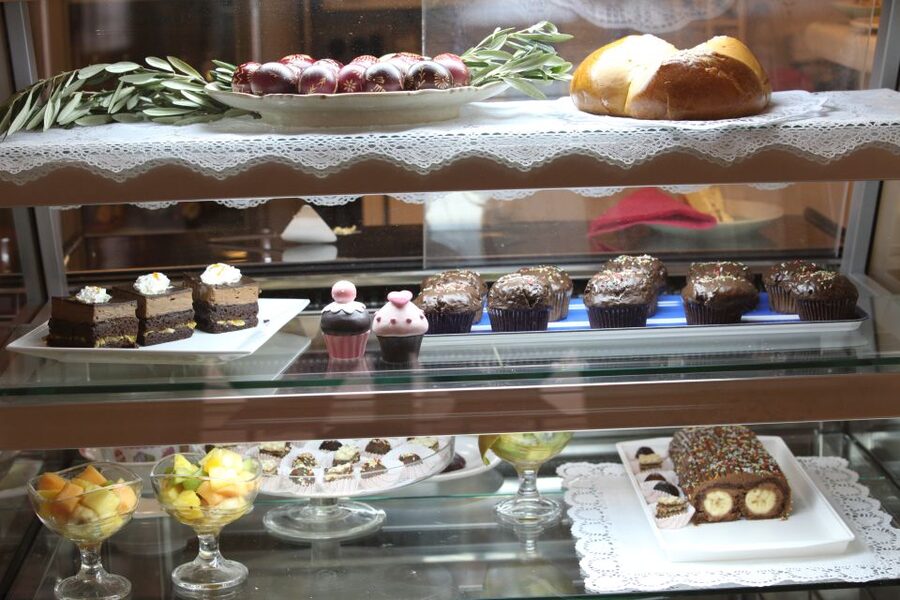 Dubrovnik Gastronomy: 3-Hour Food and Wine Tour - The Old Town walk-and-taste rhythm (and why the timing feels right)