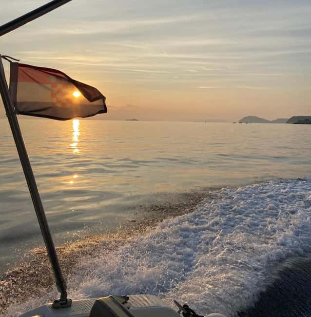 Dubrovnik: GlassBoat Panorama/Sunset Tour with Guide & Caves - Why a glass-bottom Dubrovnik cruise feels better than a standard boat ride