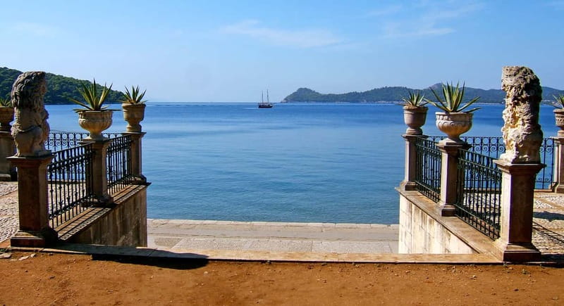 Dubrovnik: Island Boat Tour with Drinks & Lunch - The sightseeing cruise stretches, why they matter