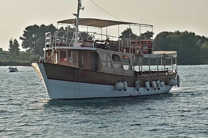 Dubrovnik Islands Boat Tour with Lunch and Unlimited Drinks - Lunch on Board: Your Choices, Fresh Cooking, and Real Value