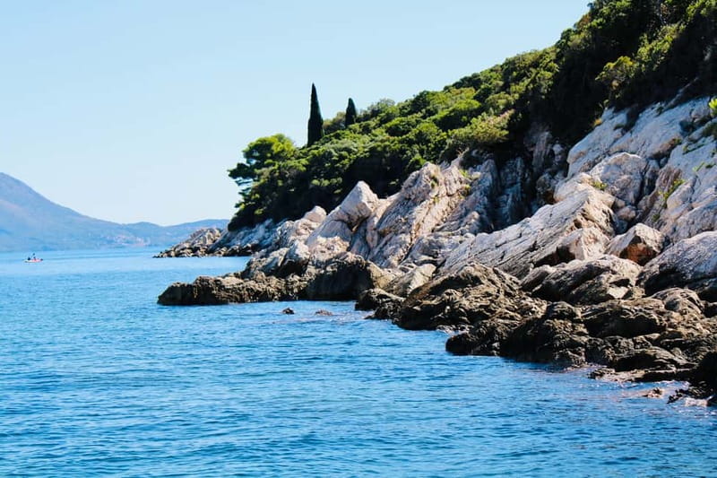 Dubrovnik: Lokrum Island and Betina Cave Boat Tour - St. Jacob Beach Stop: Great Water Time, With Crowd and Rock Reality