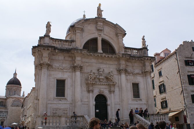 Dubrovnik Old City Private Tour - Luža Square and the finale: Sponza, the clock, and a clean wrap-up