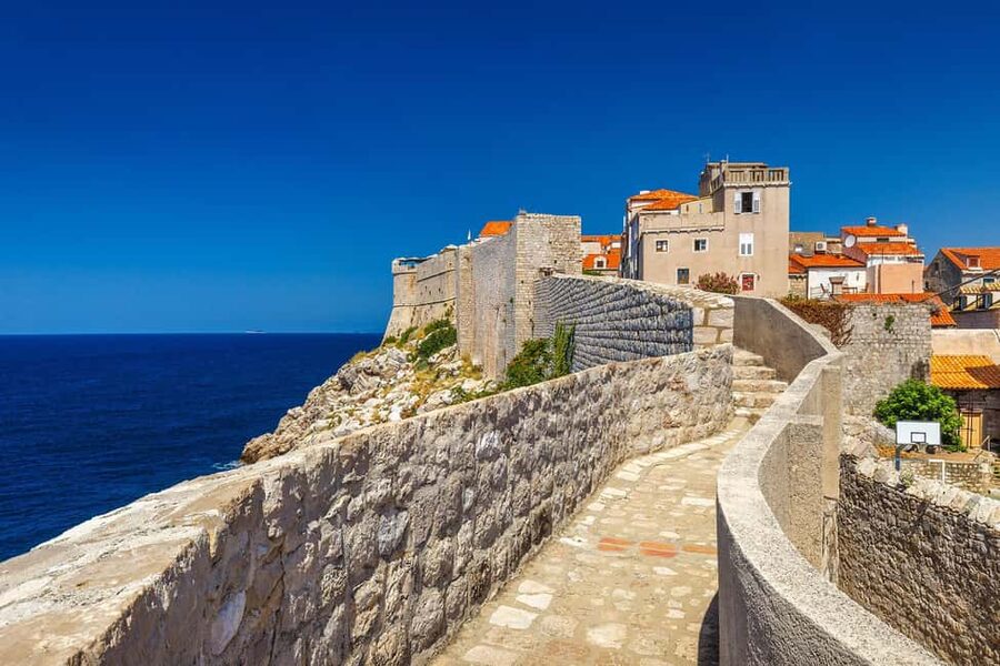 Dubrovnik: Old Town & City Walls Tour with Optional DU Pass - Onofrio’s Fountain, Rector’s Palace, and Orlando’s Column
