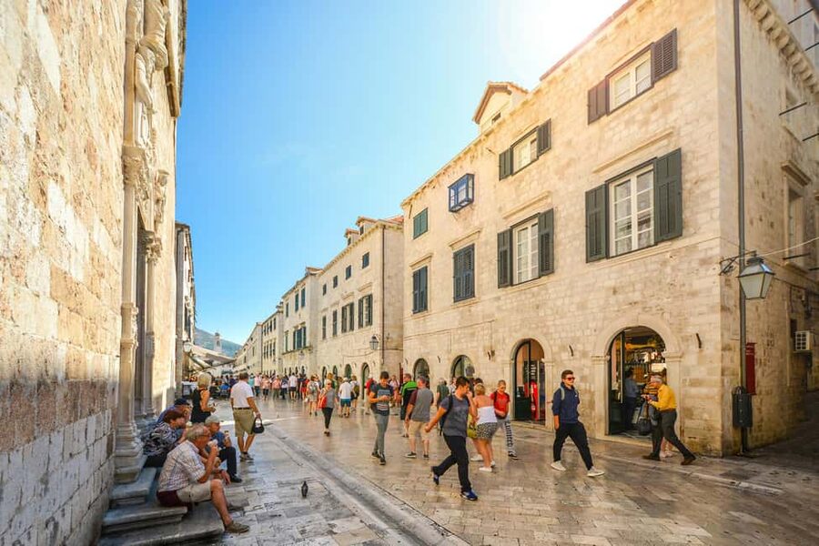 Dubrovnik: Old Town & City Walls Tour with Optional DU Pass - Pile Gate to Stradun, Getting Oriented in Dubrovnik’s Old Town
