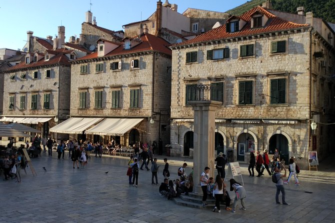 Dubrovnik Old Town: Small-Group Walking Tour With A Local - Key highlights at a glance