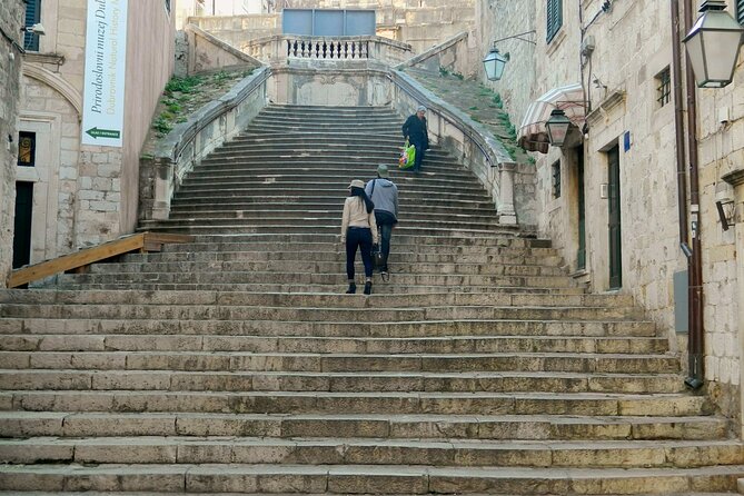 Dubrovnik: Old Town Walking Tour - Gundulićeva poljana and the views you can keep